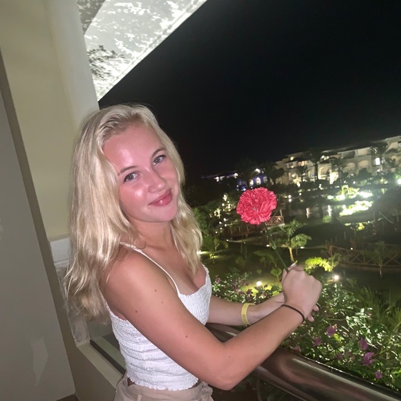 Meet your Posher, Mairin - Picture 1 of 1